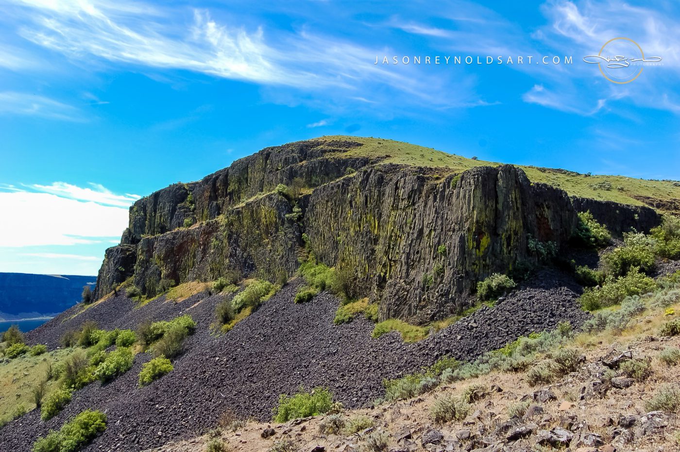 Basalt Cliffs at Steamboat Rock, Electric City
