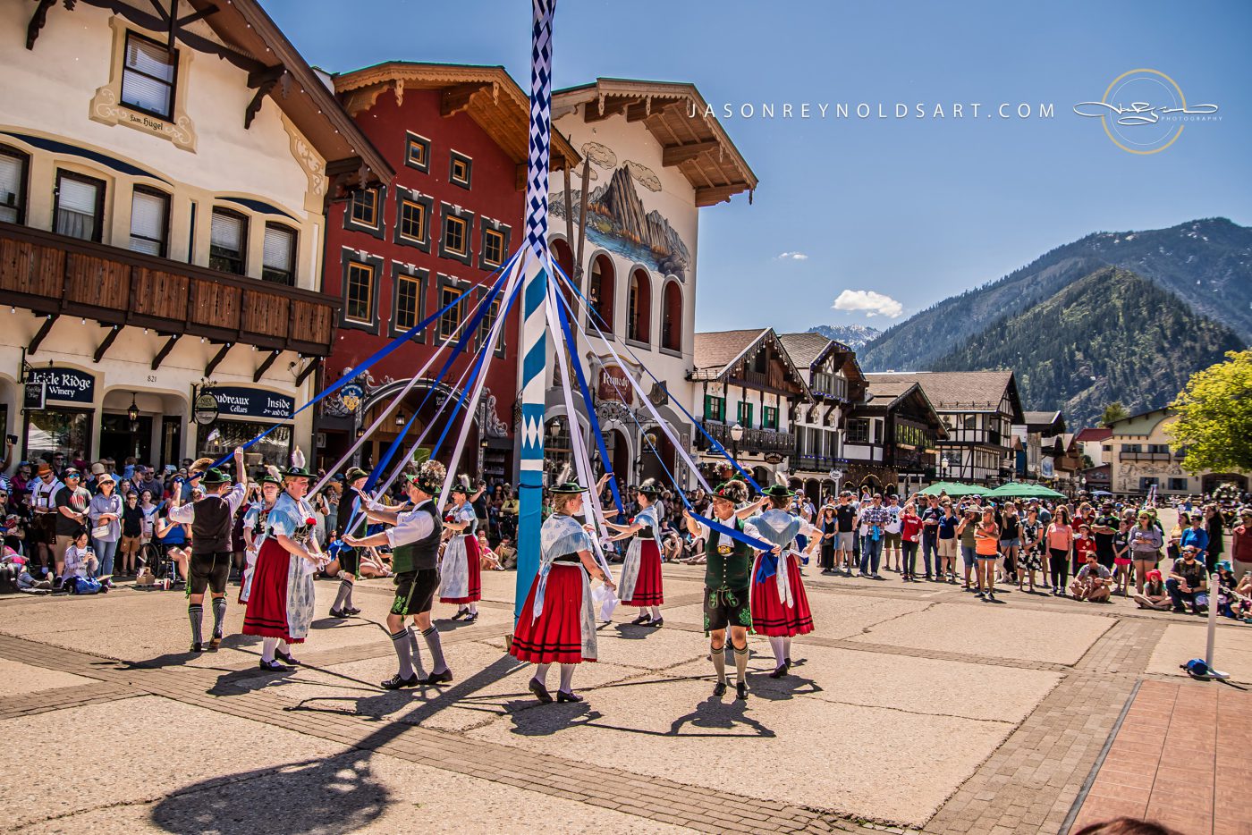 Leavenworth maypole dance