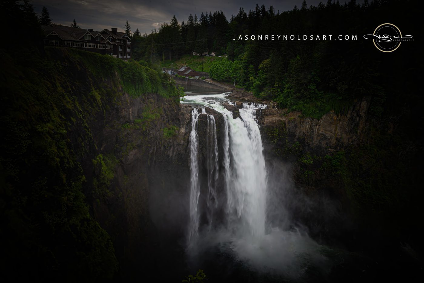 Snoqualmie Falls, Snoqualmie — Misty Gorge and Cliffside Lodge