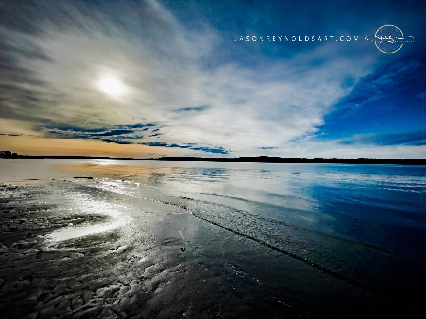 Washington Shoreline Reflection — Low-Tide Coastal Sky